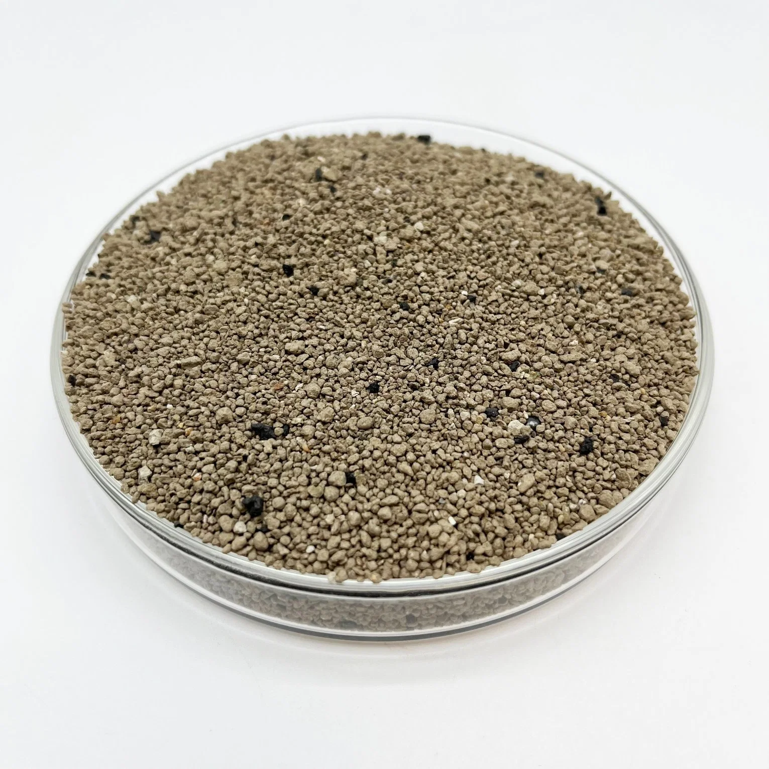 Easily Scoop Long Lasting Strong Absorbent Ball Shape Bentonite Cat Sand Activated Carbon Particle Natural Sodium-Based Mineral Crushed Sand Cat Pet Accessories