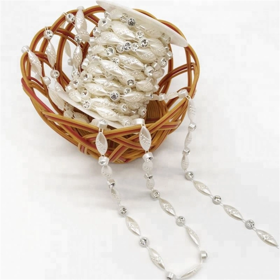 New Products Loose Beautiful White Leaf Shap Shinning Rhinestone Cup Chain with Pearl