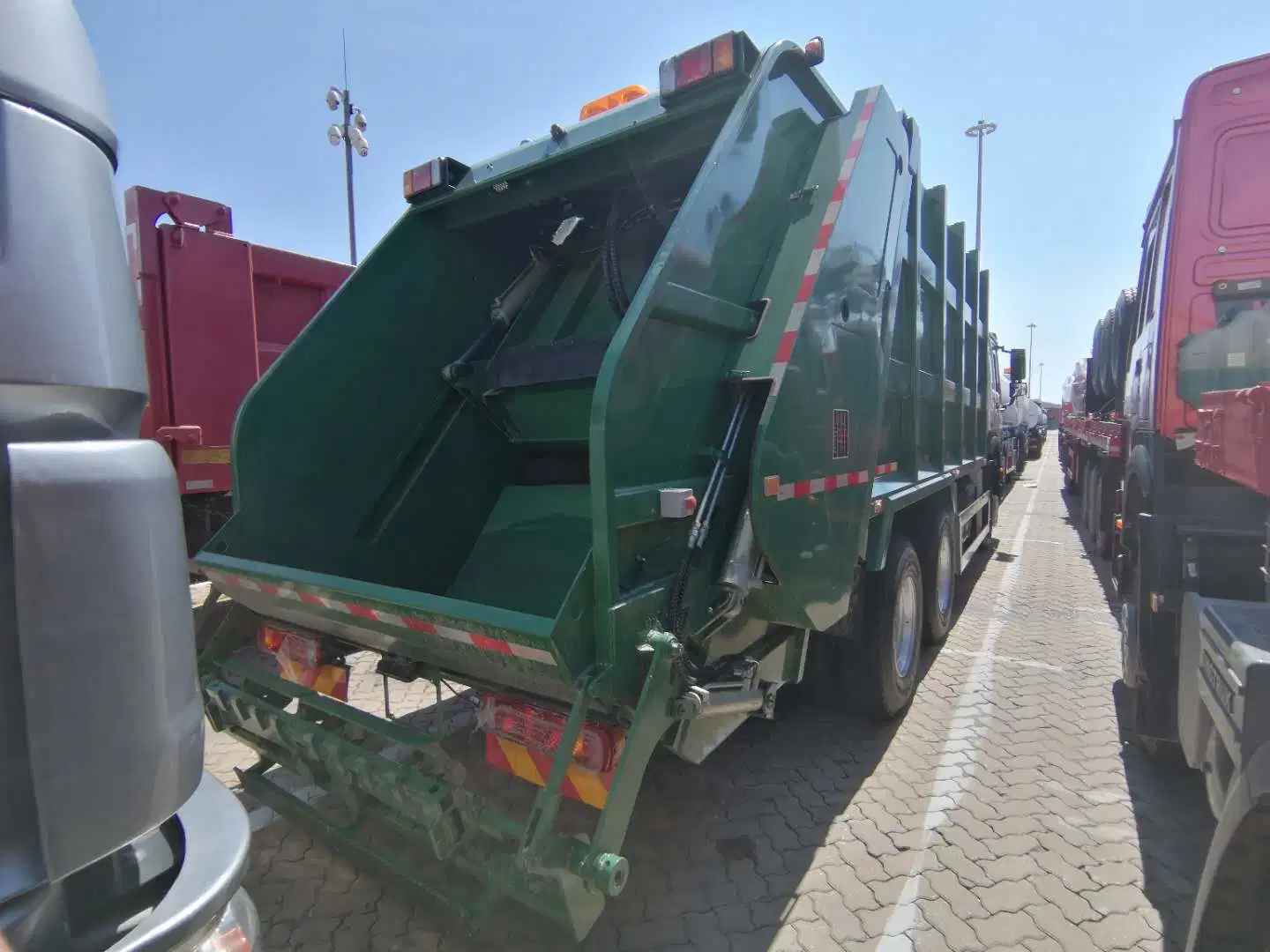 Sinotruk HOWO Pesado de 6X4 VEÍCULO de lixo do Compactador Especiais