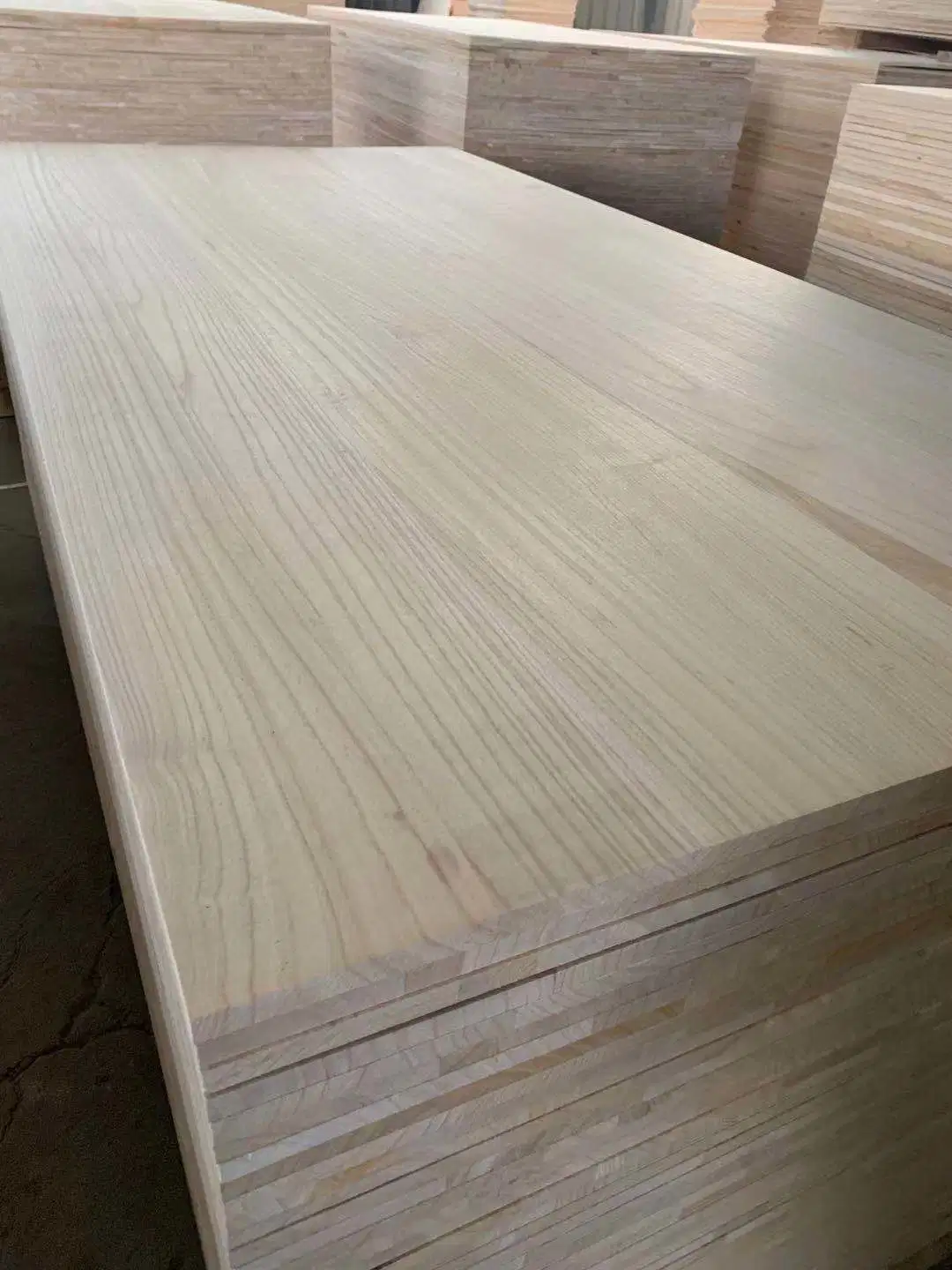 China Pao Tong Ab sólido Paulownia Junta de madera para la fabricación Muebles