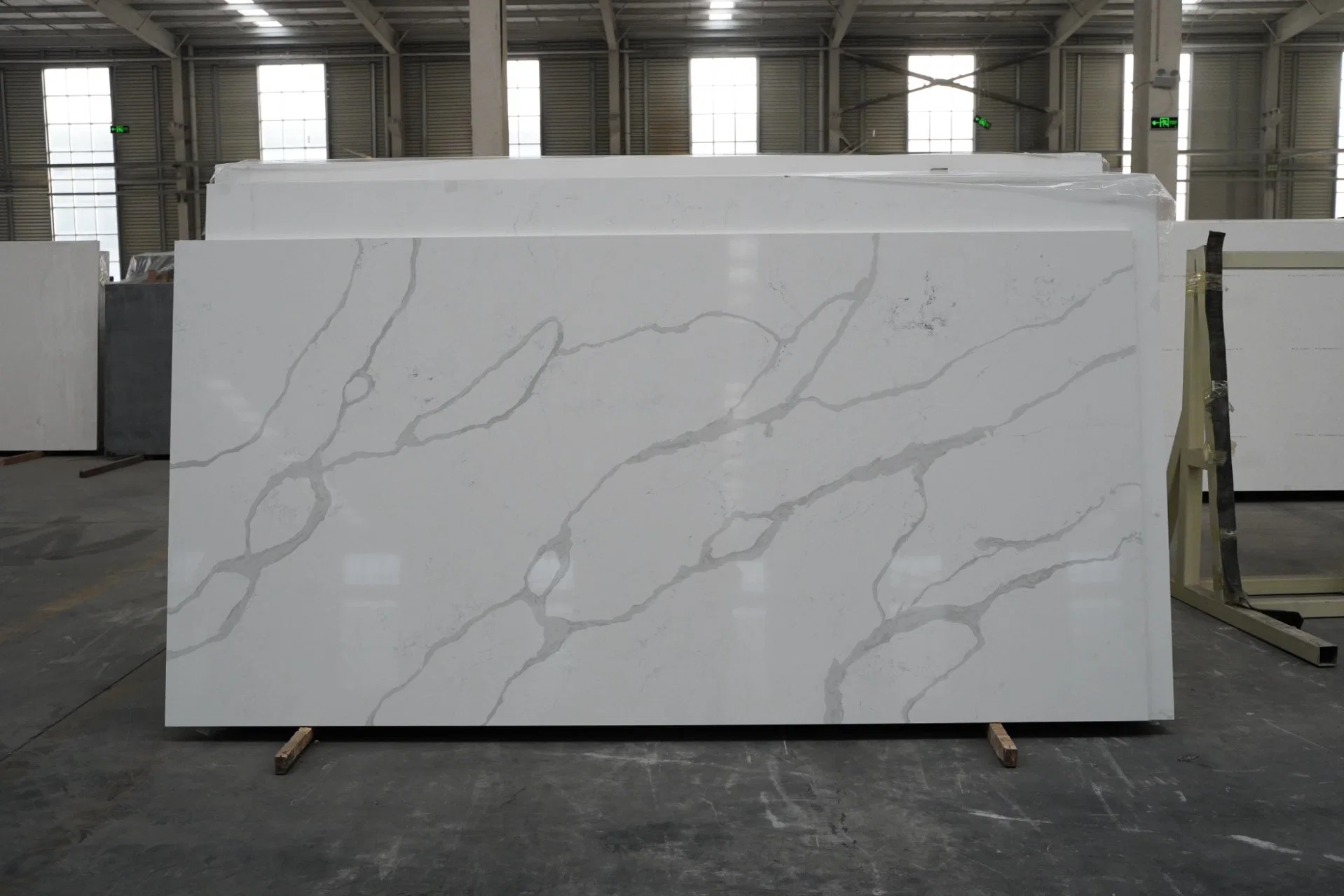 Wholesale/Supplier Prefab Solid Artificial White Quartz for Kitchen, Counter Top, Vanity Tops