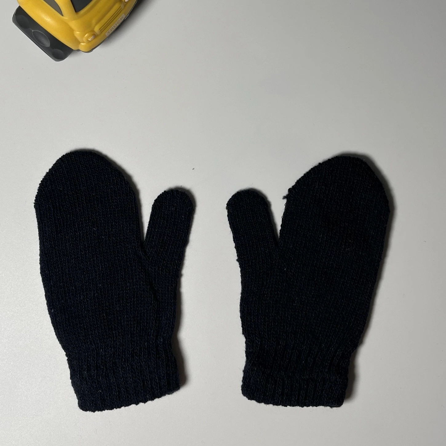 Garçons Filles d'enfants Les enfants de couleur foncée à bon marché de l'hiver de la magie des gants mitaines