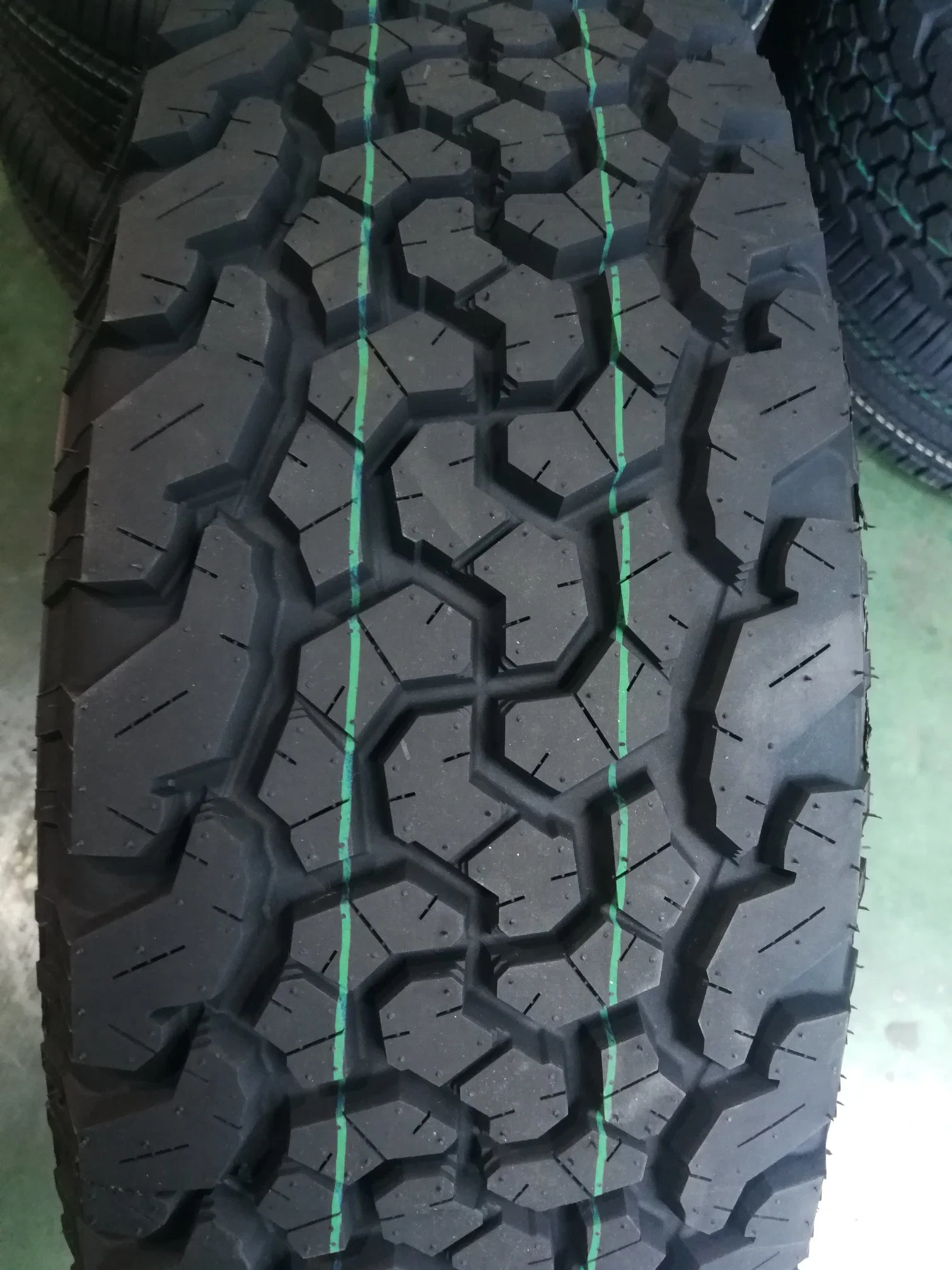 at Mt Tyre All Terrain Mud SUV Car Tire 265/80r18