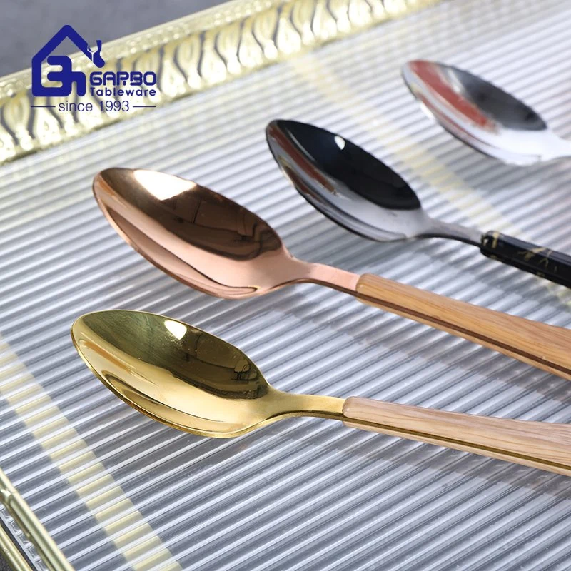 Wholesale Factory Cheap Mirror Polish Cutlery Set Golden Ion-Plating Colored Plating Dinner Knife Spoon Fork with Wooden-Like Plastic Lid