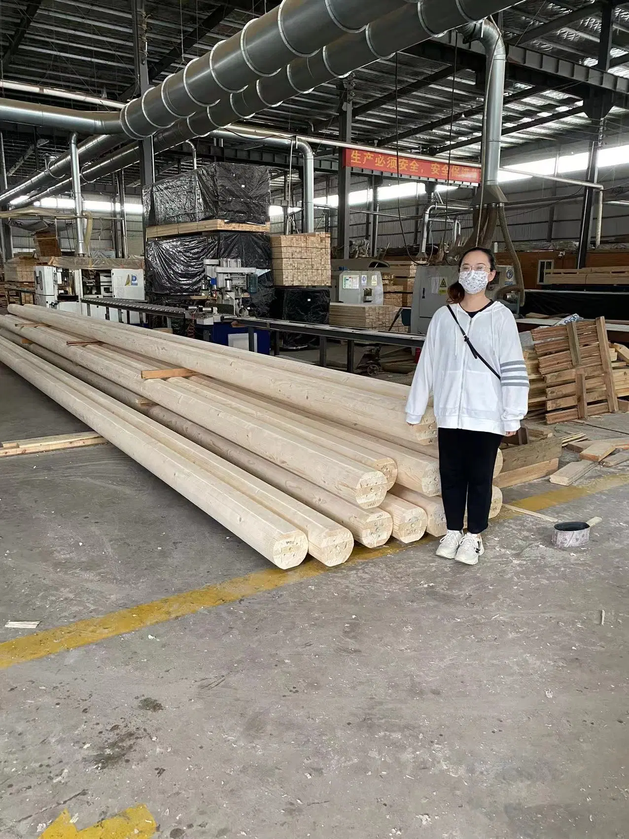 La arquitectura de paisaje de la plaza de madera Madera anticorrosión ronda grandes y pequeños pilares de madera