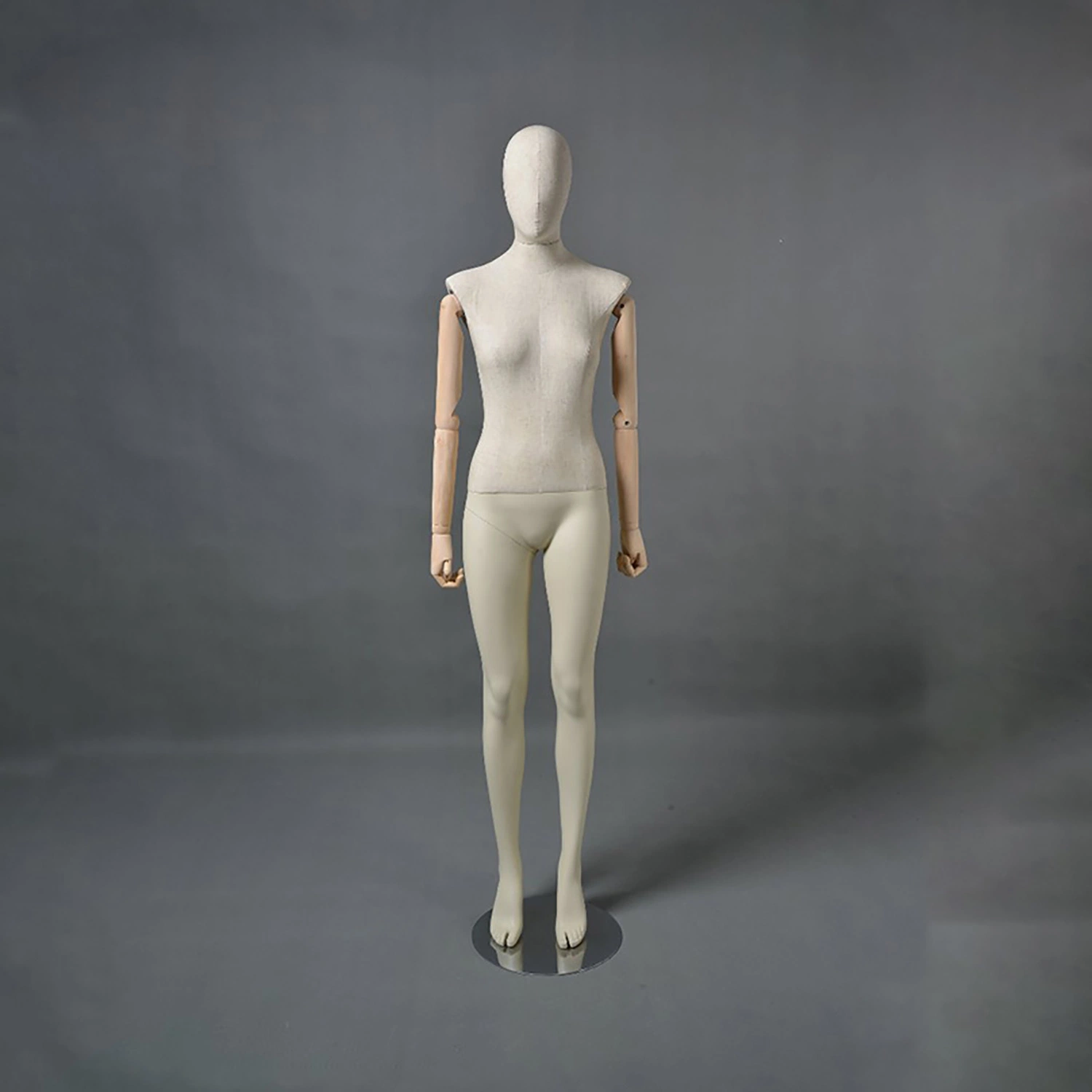 El primer Fibra de vidrio de la Moda Maniquíes muestra