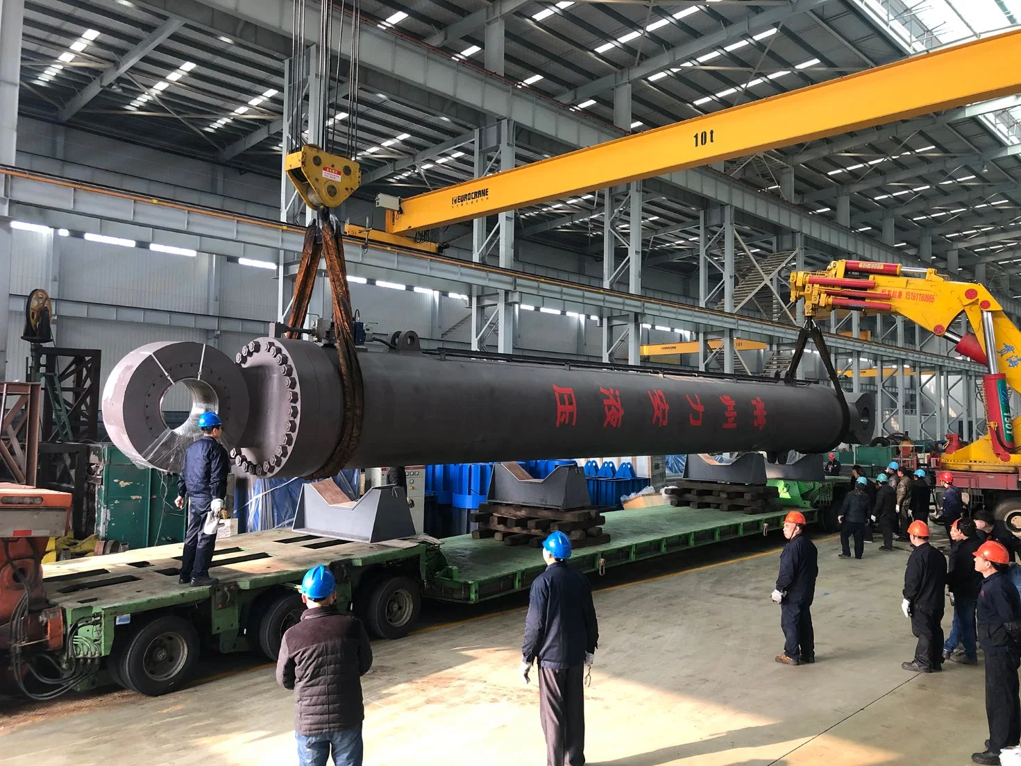 The Largest 130m Pile Frame Driving Barge Hydraulic Cylinder with Thrust 2550t and Pull Force 1800t