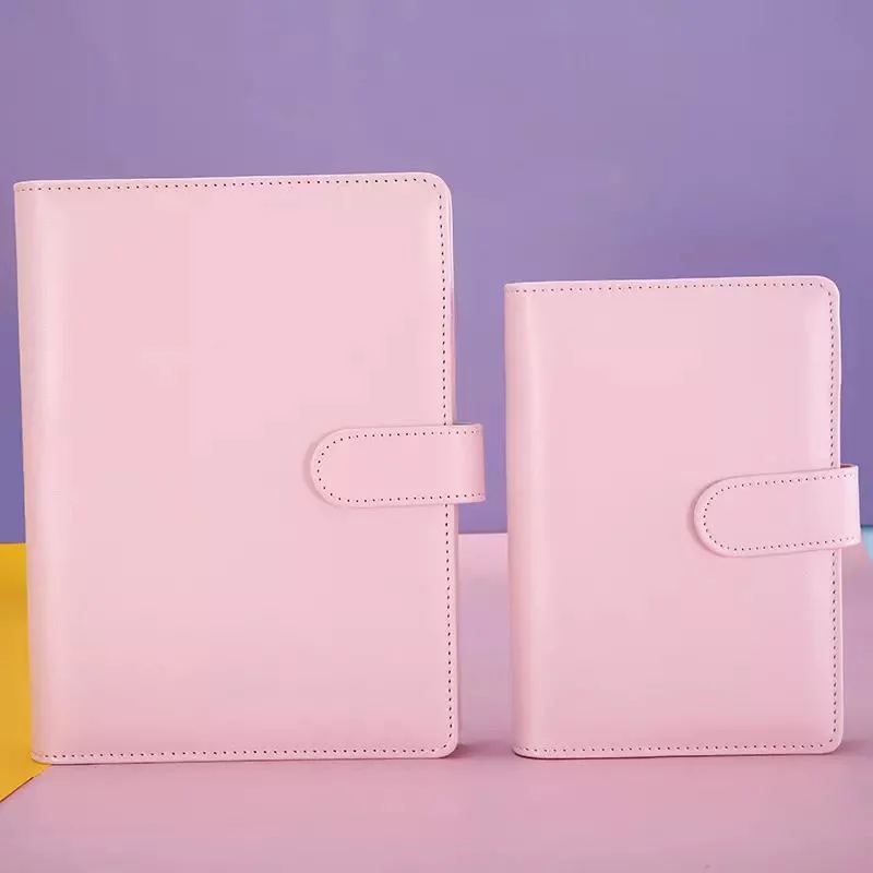 مستلزمات مكتب Buckle Notebook مخصصة من الجلد المحبب لوحدة الطباعة غلاف مخطط حلقة Binder مقاس A5 A6