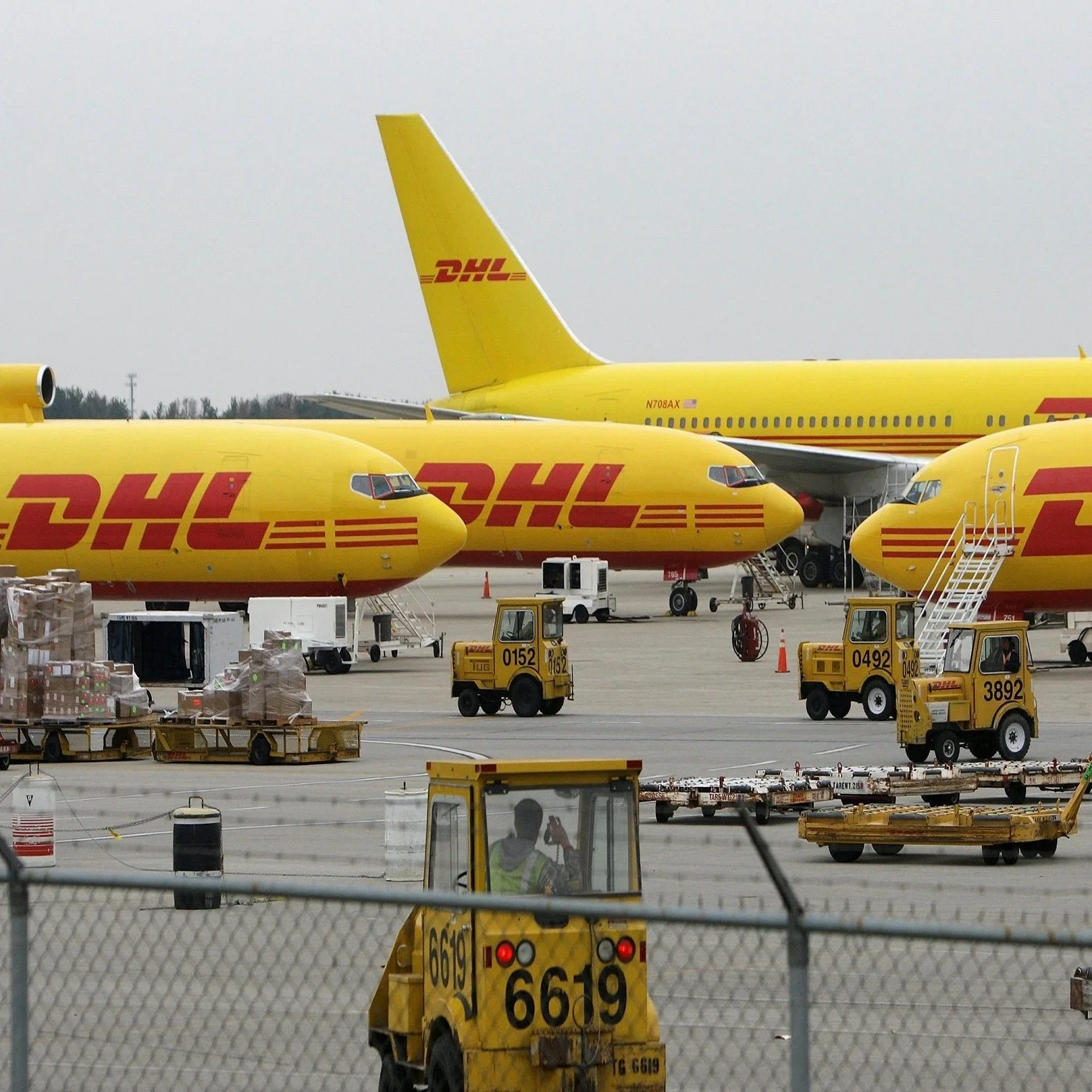 DHL Express Air Shipping Door to Door Service Courier Service From China to All Over The World