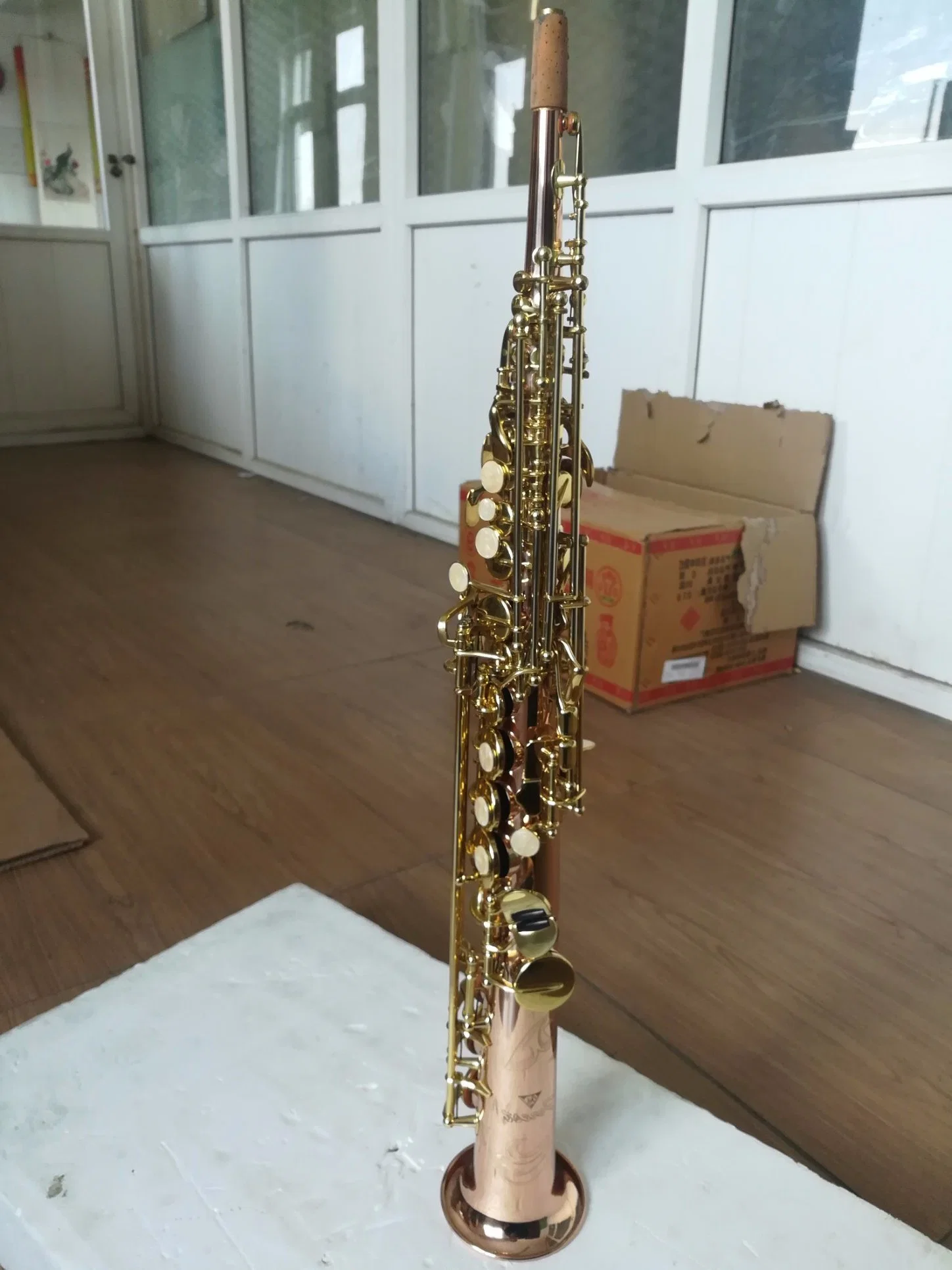 Saxofón Soprano recto barato/ Rosa de saxo de latón / proveedor mayorista