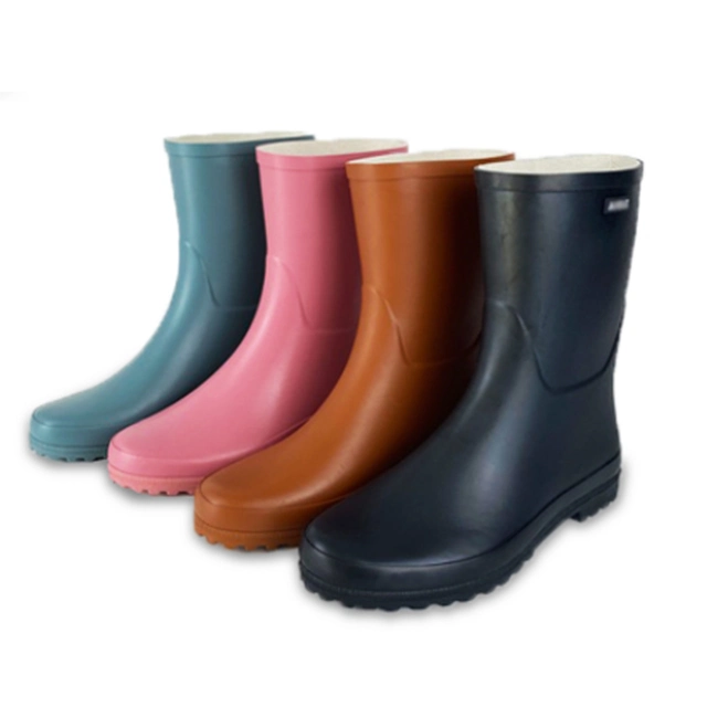 2021 Rubber Waterproof Rain Boots Ladies Natural Rubber Wellies for Women