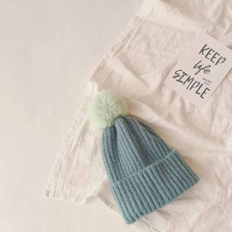 Winter Damen Kinder Unisez warm gestrickt Custom Logo OEM &amp; ODM Plain Gefärbte Beanie-Mütze mit POM POM