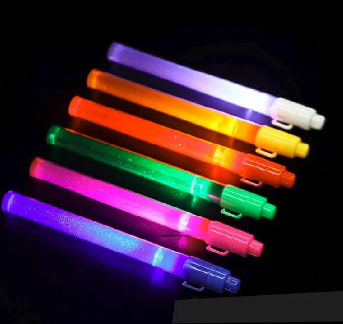 Lampes de poche LED à bâtons phosphorescents à DEL réutilisables brillantes personnalisées Bâton léger