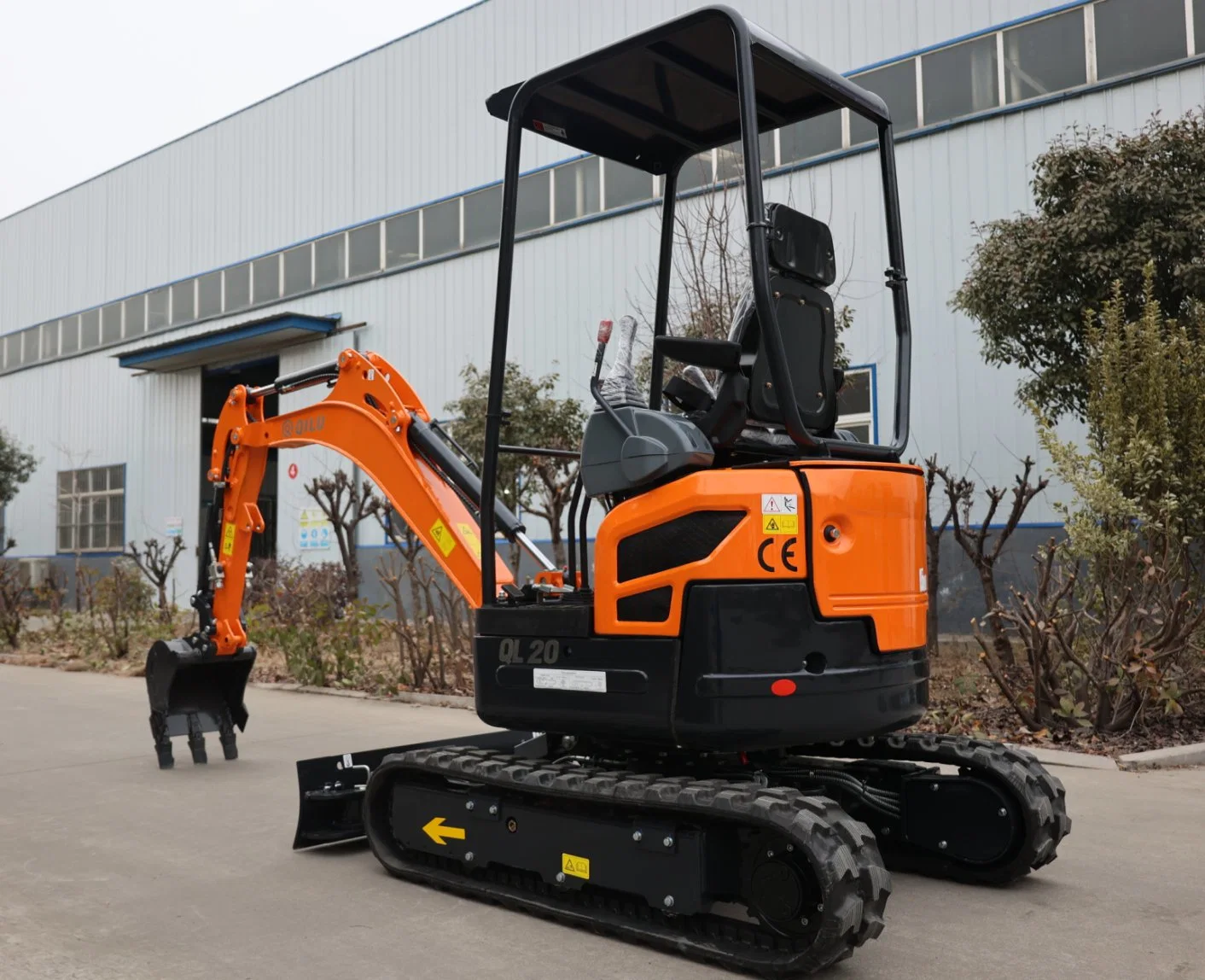 الحفار الهيدروليكي الصغير طراز Qilu Mini Construction Machinery بوزن 2 طن لمدة أوكازيون