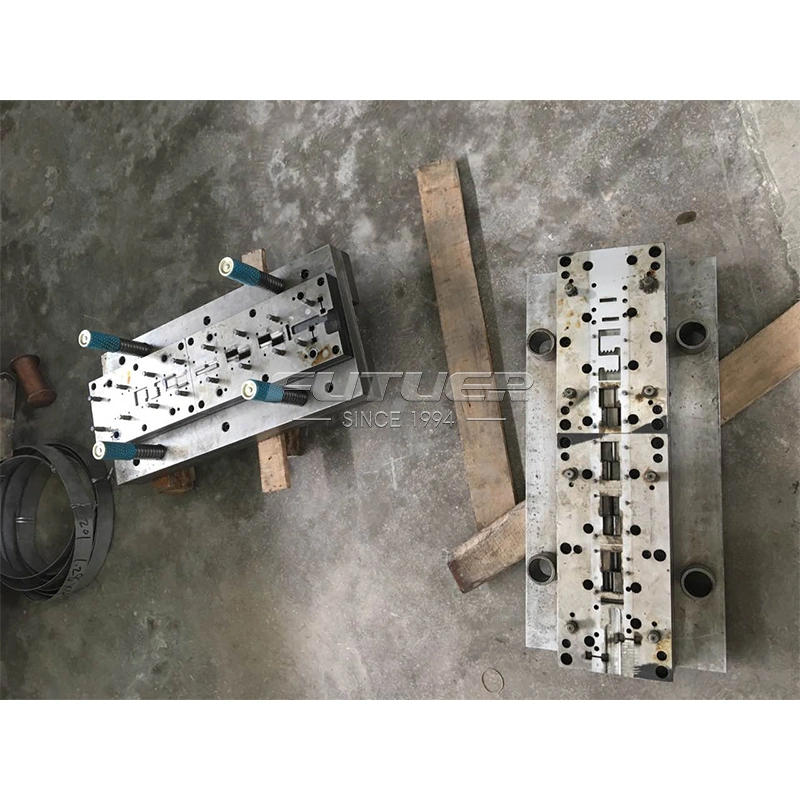 Punching Die Manufacture Company, China Quality Metal Sheet Progressive Stamping Mold Making