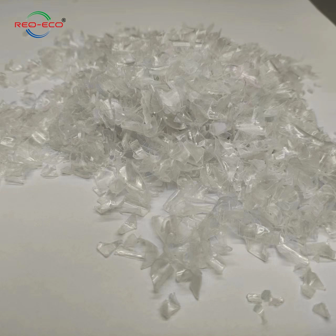 Customized Plastic Raw Material Post Consumer Bottles Scrap Pet Flakes