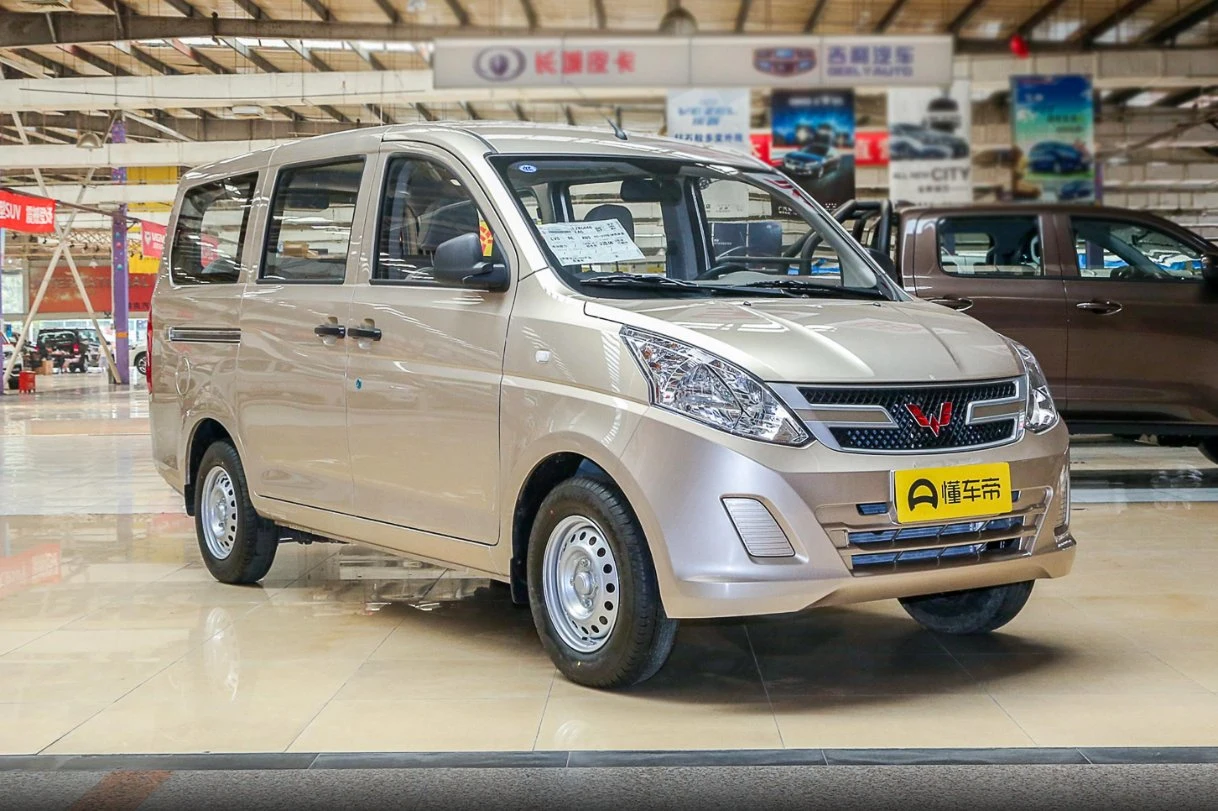 China Domestic Automobile Wuling Rongguang V-2020 1,5L práctico Nacional VI Lar Bus híbrido eléctrico coche nuevo