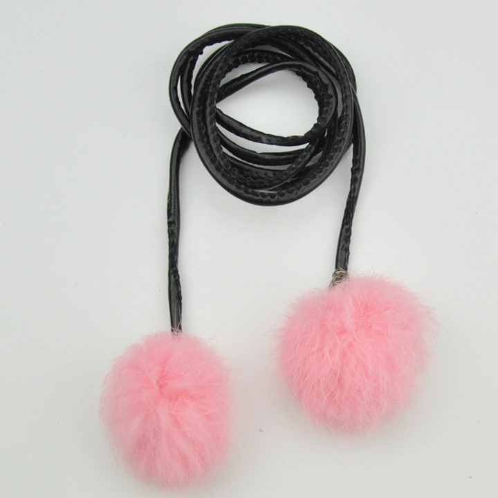 Neue Mode schwarze PU mit rosa Pompom Quaste für Frauen Kleidung