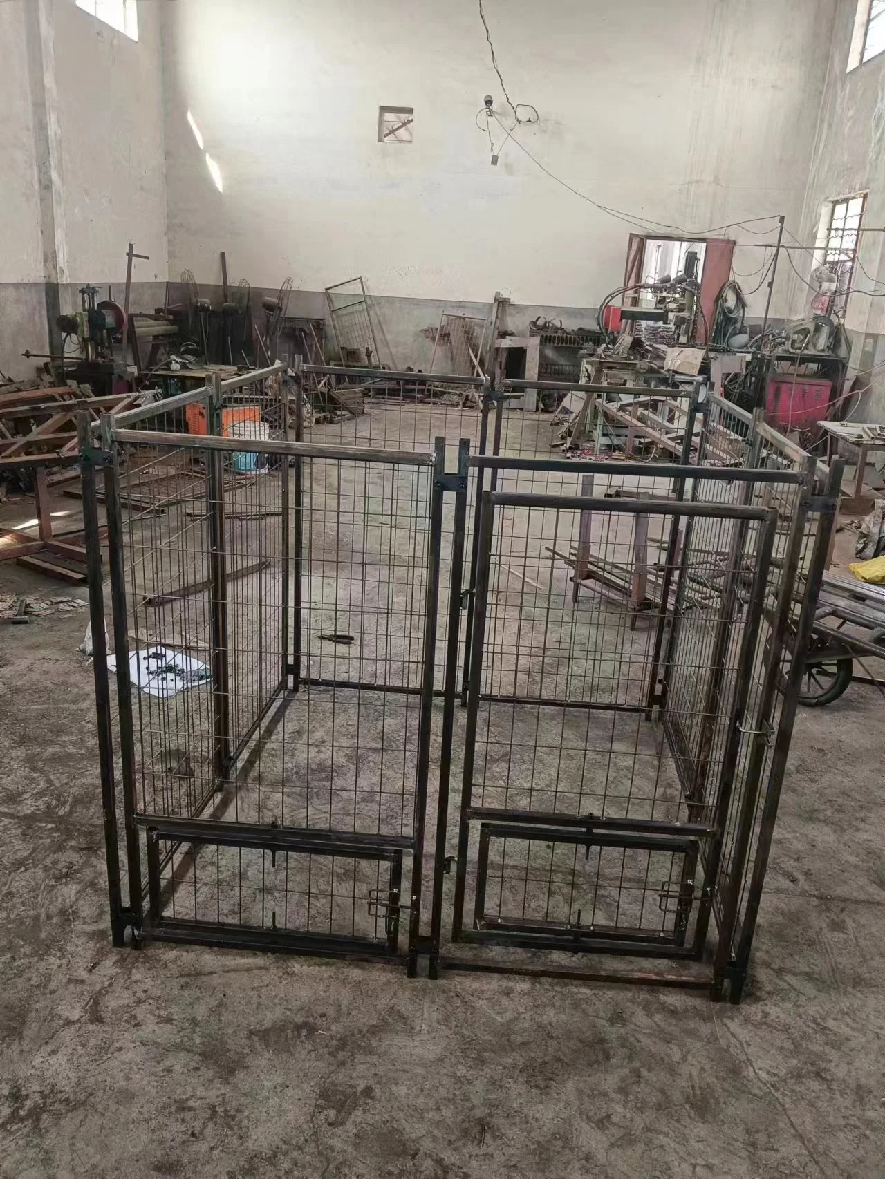 Boîtier de jeu de stylo pour chien en métal robuste pour chien chiot Cage intérieure/extérieure