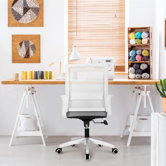 Chaise de bureau pivotante ergonomique en maille avec corps blanc - Solution de bureau