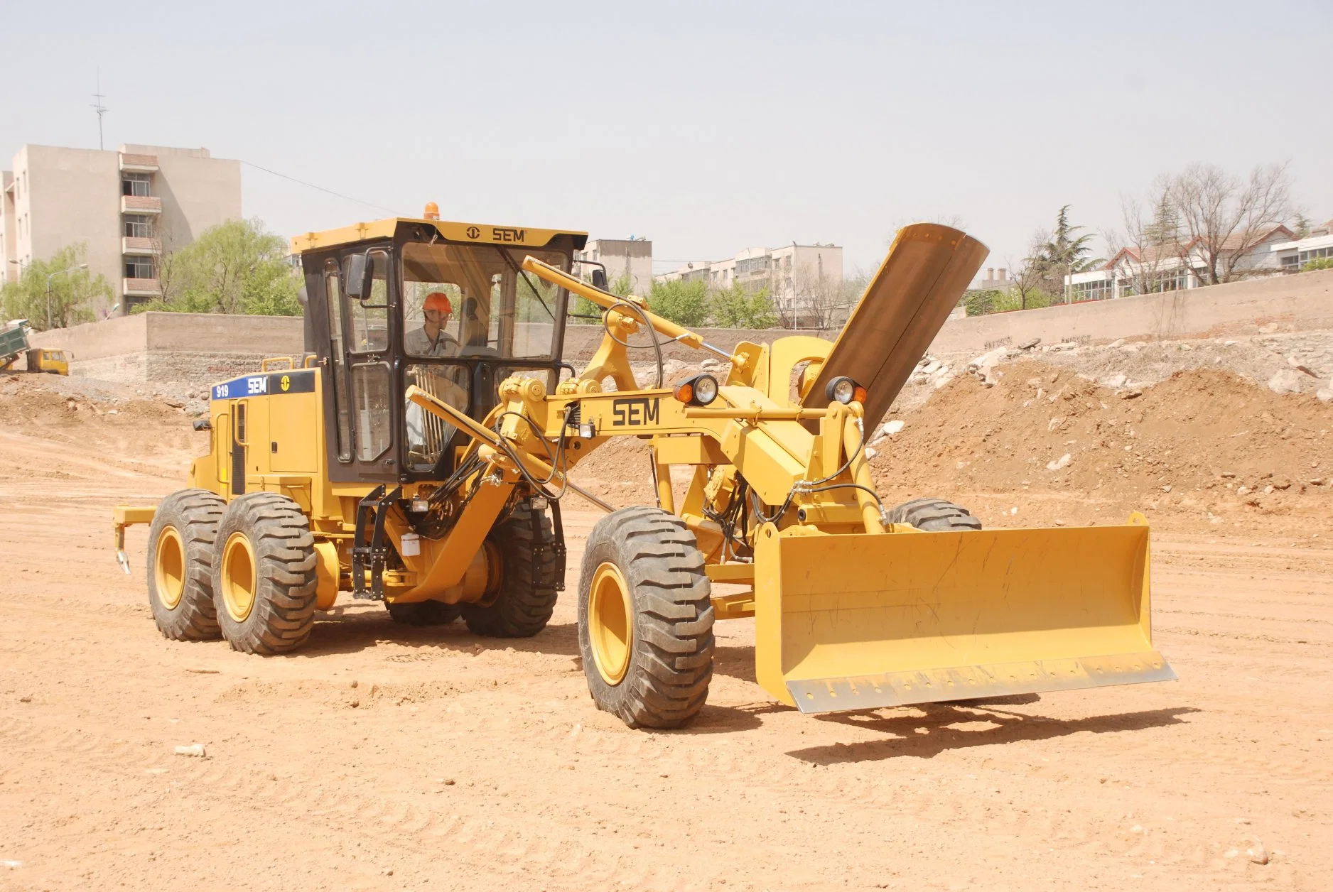 New Sem919 Motor Grader with Shanks Ripper Construction Machinery 15 Ton Motor Grader Sem919 with Cooling System