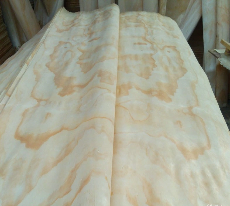 Grado de calidad superior de 0,5 mm de espesor de corte giratorio de madera de pino se enfrentan a la chapa sin la tuerca para muebles