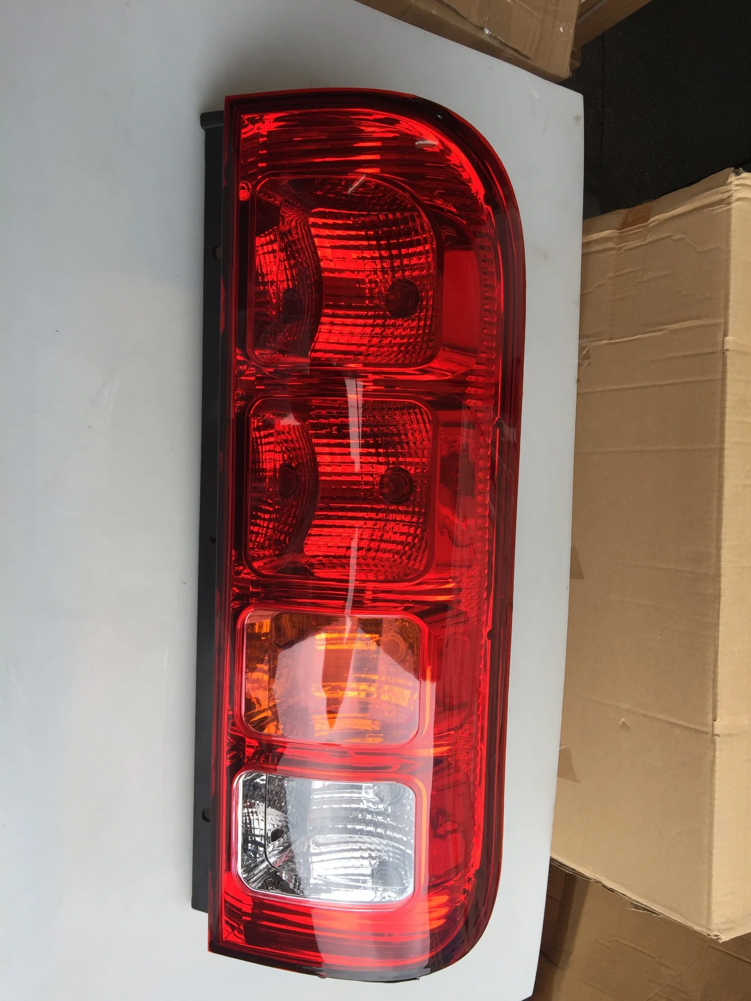 Bus Body Parts Rear Lamp for Hyundai Universe Hc-B-2088-1