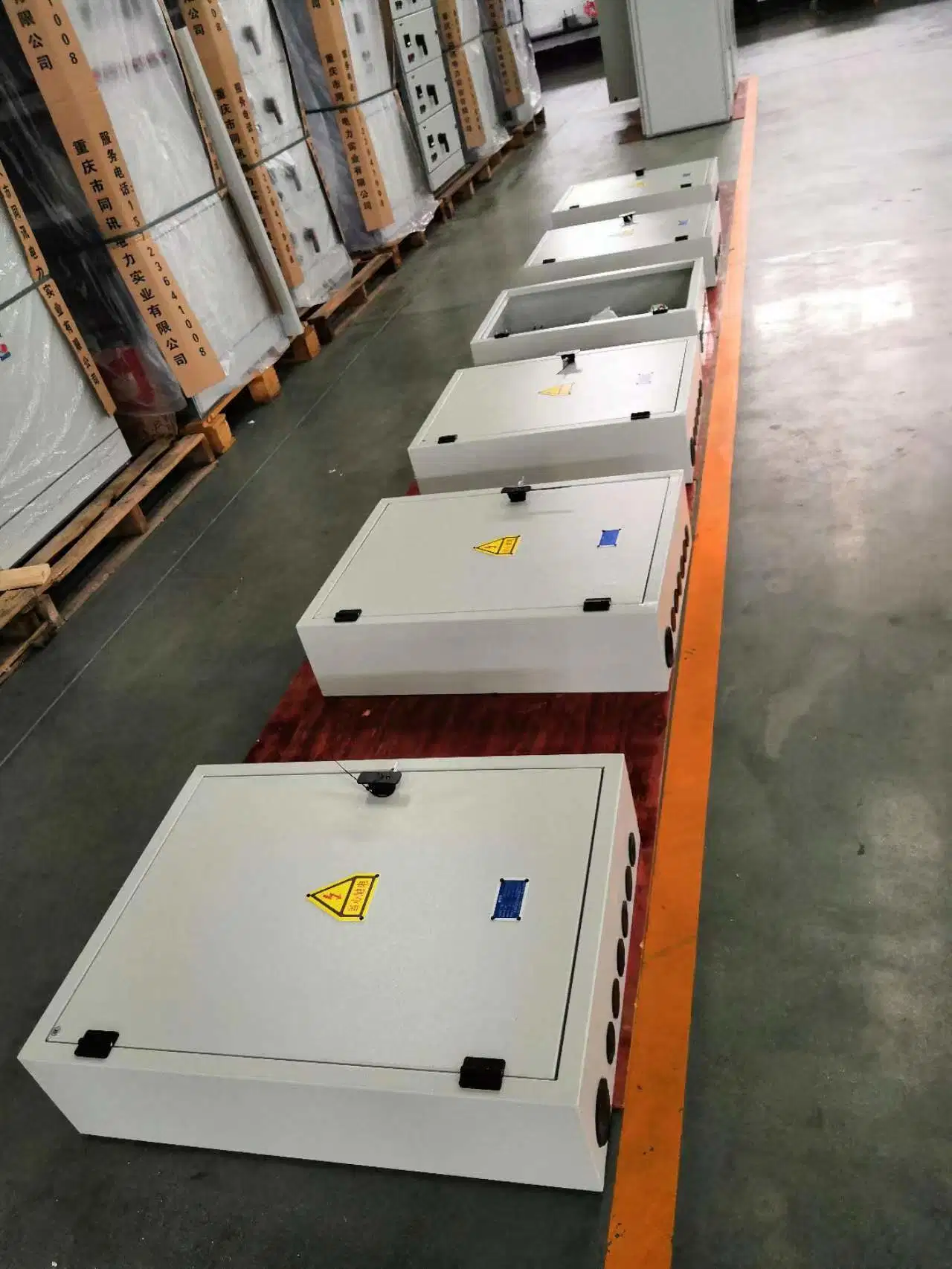 Fully Enclosed Busbar Distribution Box Air Insulated Power Distribution Switchgear Metal Rainproof Power Supply Distribution Cabinet Outside Switchgear Enclosur