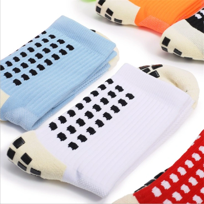 Chaussettes en coton antidérapantes pour hommes et femmes, unisexes, pour le football et le soccer en gros.