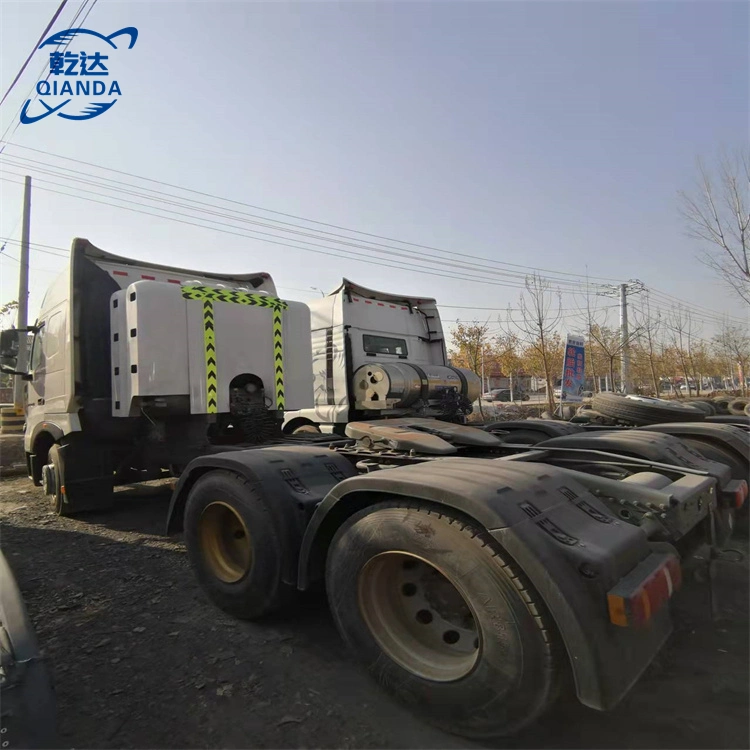 Sinotruk Sitrak Tractor Truck CNG Truck Heavy Duty Tractor Truck 6*4 Tractor Truck for Sale