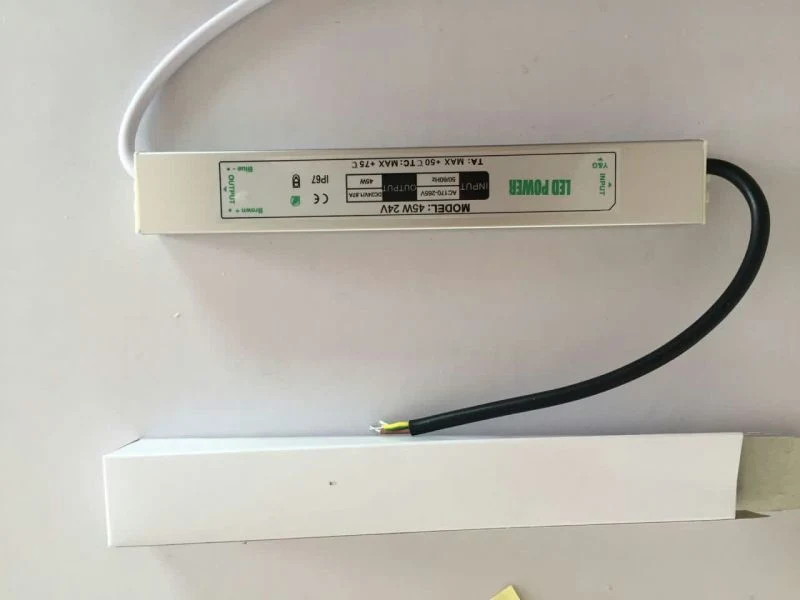 100W 12V 24V IP67 Resistente al agua Controlador de LED de alimentación LED