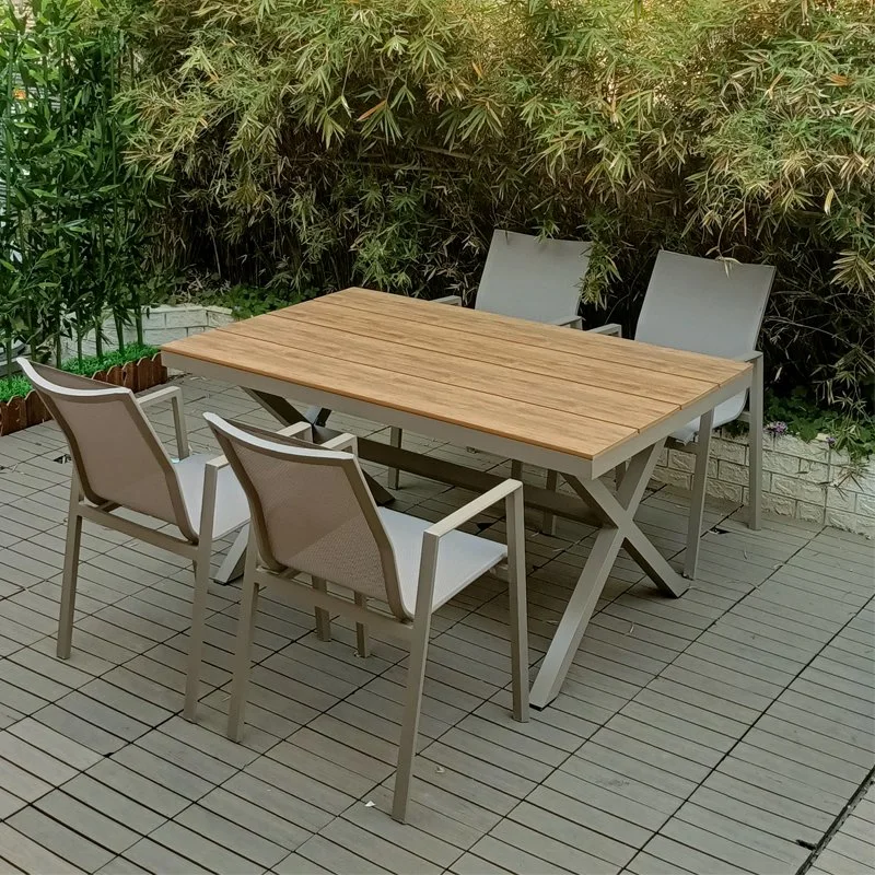 À la mode des couleurs de mobilier de jardin en bois de teck 9 PC de salle à manger Bois Plastique Tables et chaises empilées jeux de jardin