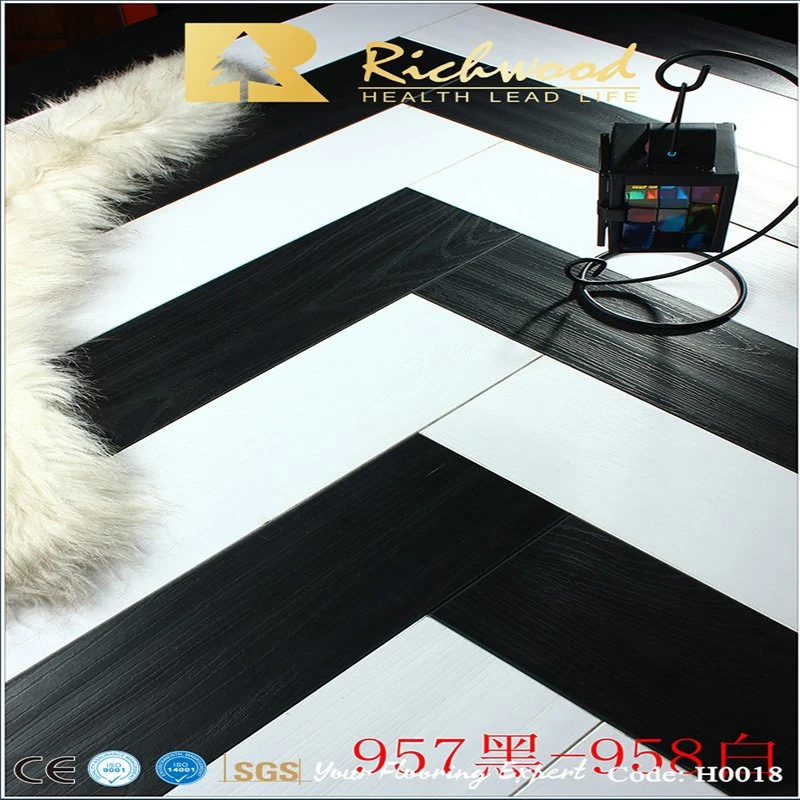 Comercial 12,3 mm AC4 em relevo Teca Waxe3d Borda Herringbone Madeira Madeira Laminado Pisos laminados