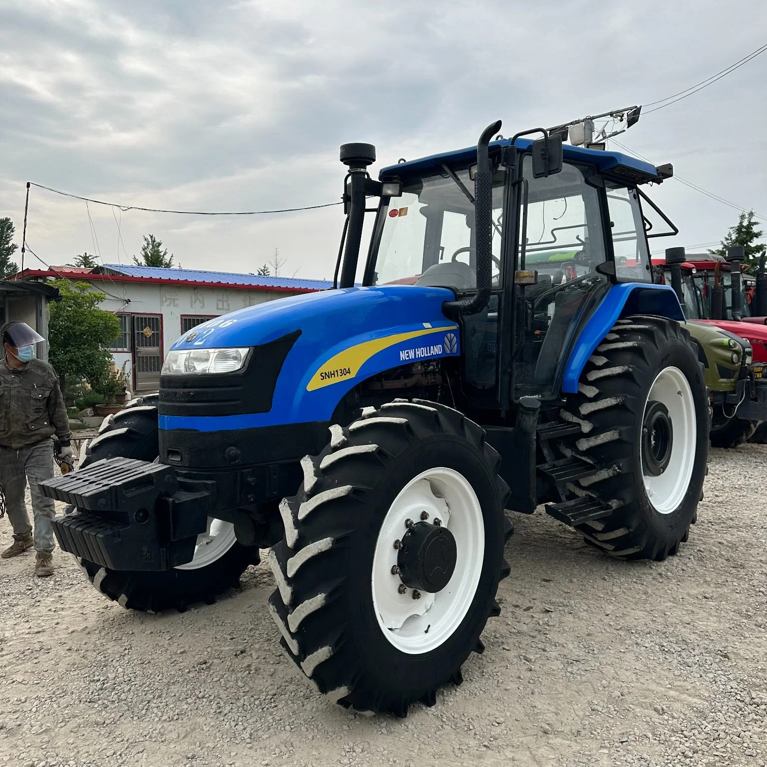 Best Quality Used Tractor New Holland Snh1304 130HP 4WD Farm Tractor Farm Machinery Agricultural Machinery for Sale
