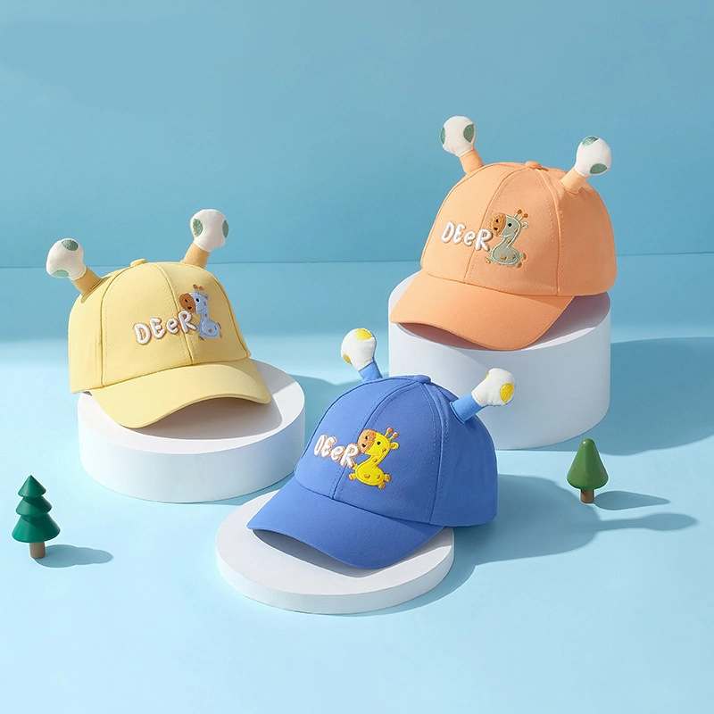 Gorras de bebé de alta calidad, lindas gorras de béisbol modernas de 6 paneles con visera solar y estampado de jirafa para niños.