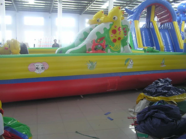 Commercial Inflatable Big Bouncer Fun City Children Paradise Castle pour Parc d'attractions