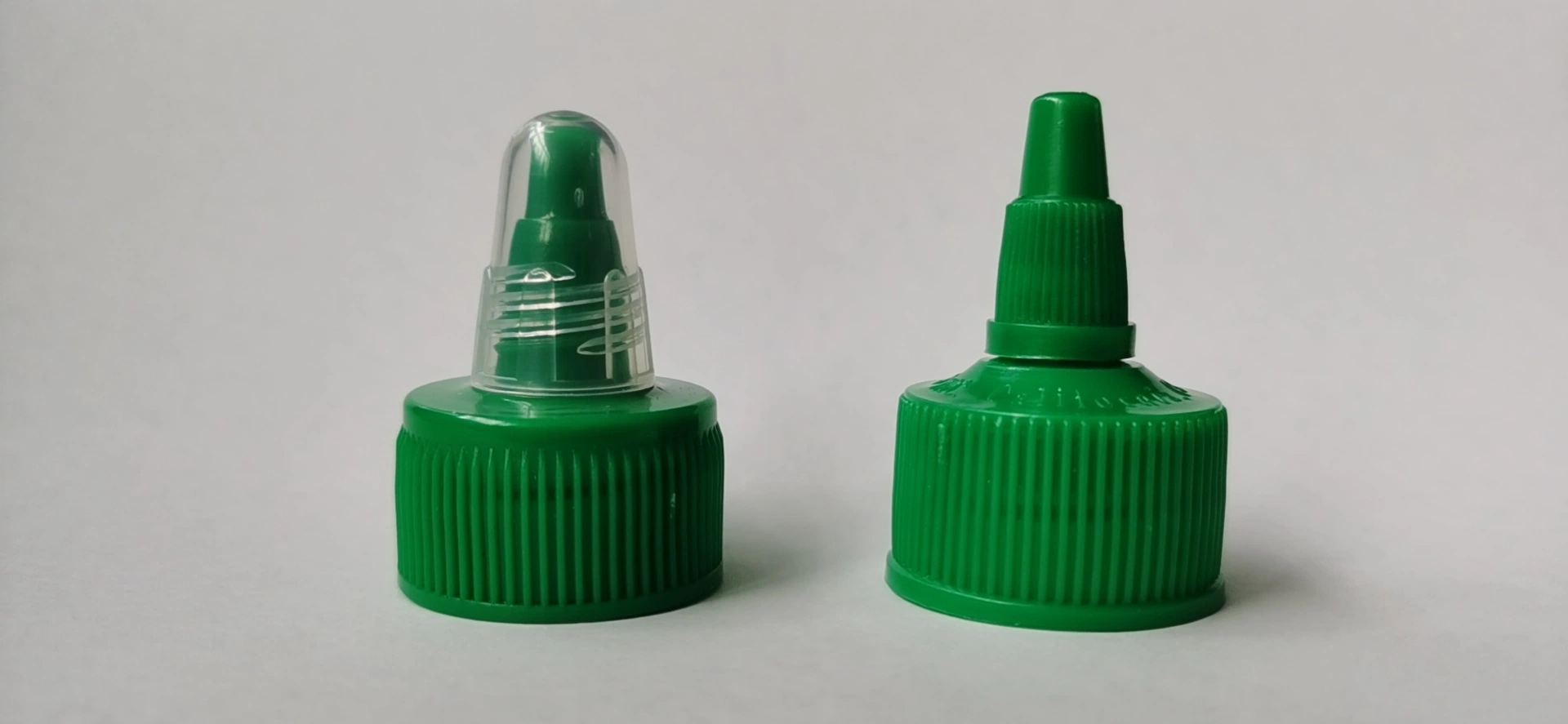 28/410 Plastic Twist Cap for Sriracha Sauce Tomato Sauce