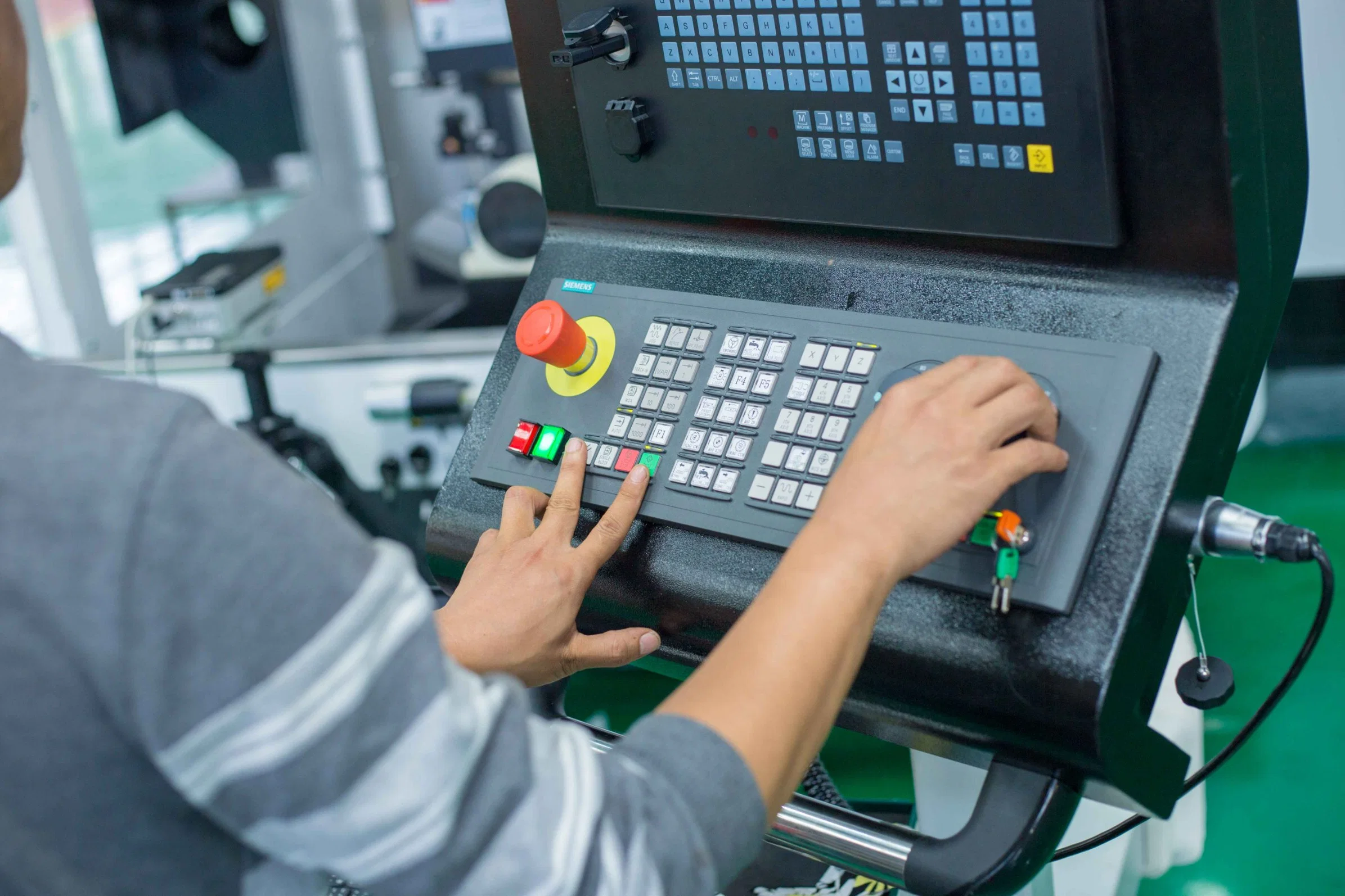 Centro de mecanizado CNC de Suji fresado horizontal de corte aburrido de la máquina de torno