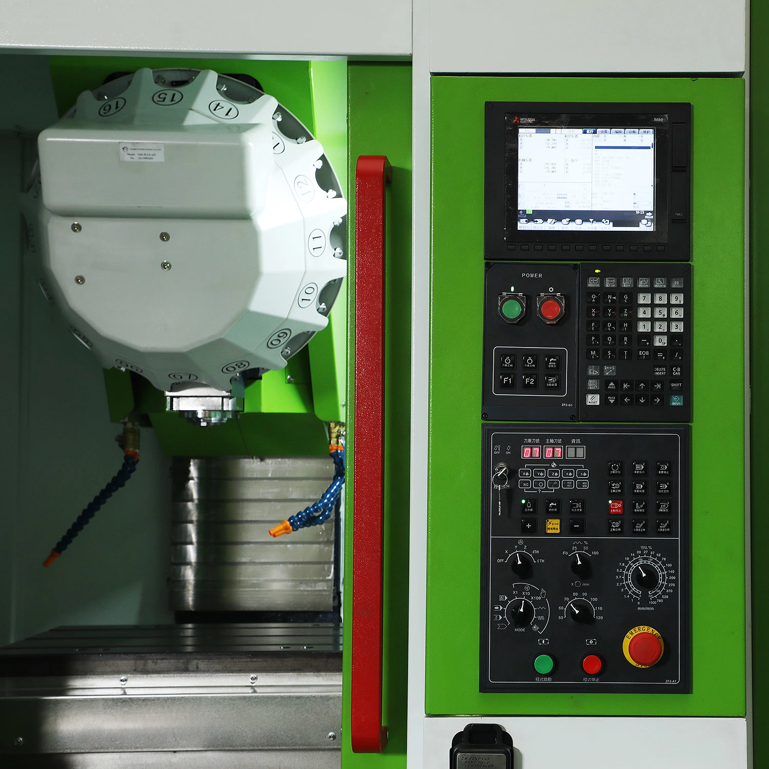 Vitesse élevée de haute précision Vmc Fraisage CNC Centre de taraudage machine-outils de forage pour le traitement de coupe en aluminium métallique en laiton (TC-640/ T6)