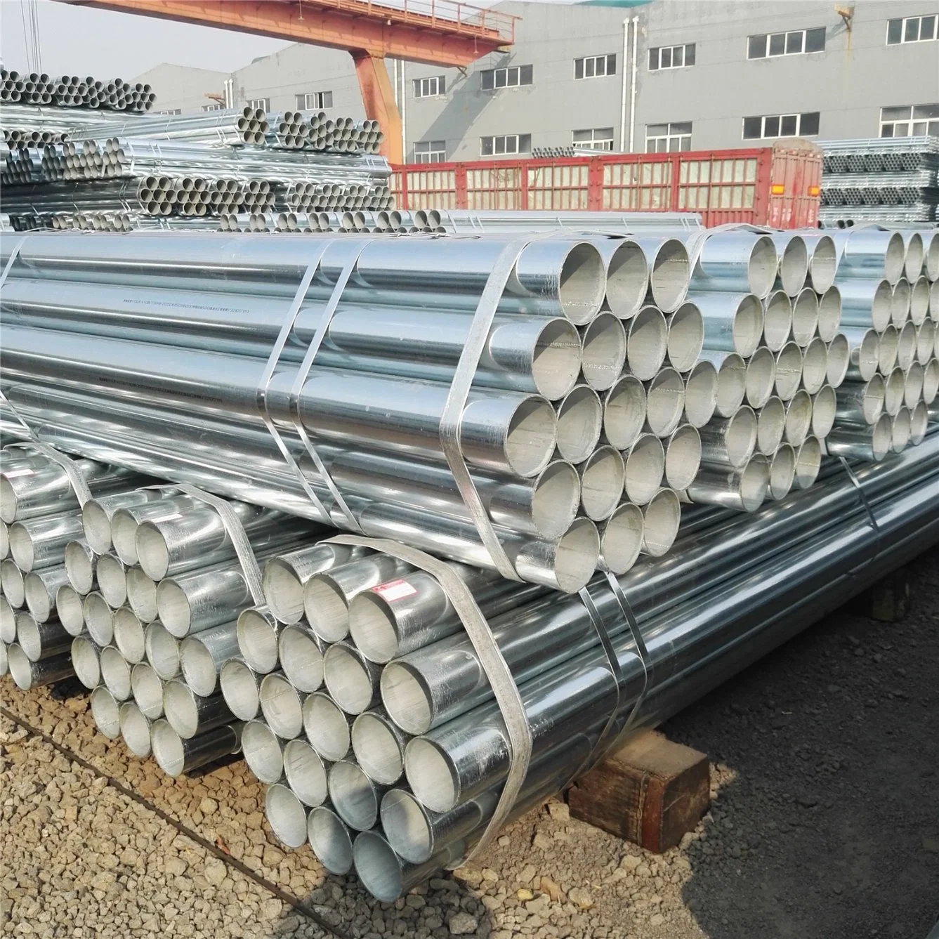 Best Selling Products Ss330 /Ss400 High Quantity BS1387 Standard Galvanized Steel Pipes Tubes for Sale