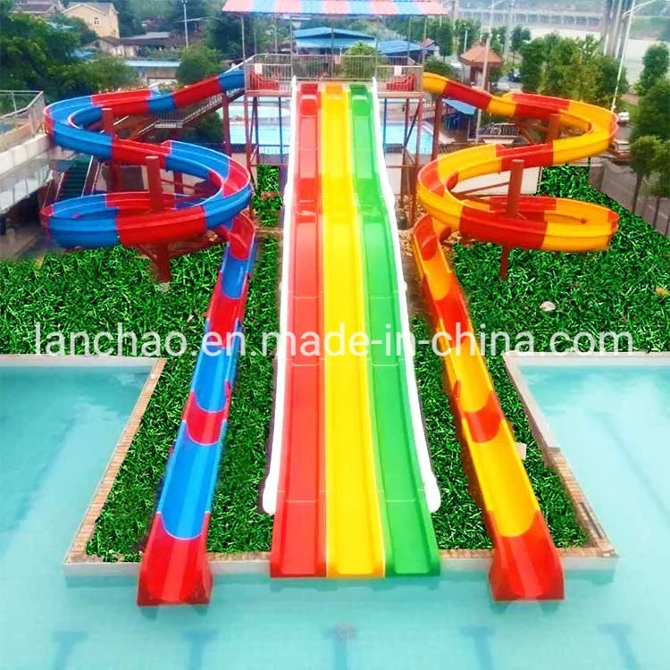 Toboggan en spirale en fibre de verre ouvert pour parc aquatique.