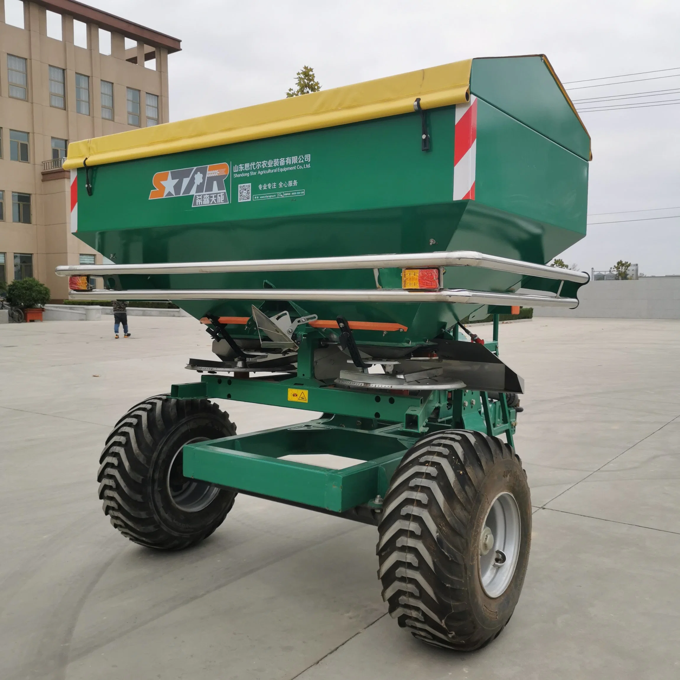 China Leading Brand Sidaier Agricultural Machinery High Working Efficiency Good Performance Larger Fertilizer Box Volume Fertilizer Spreader