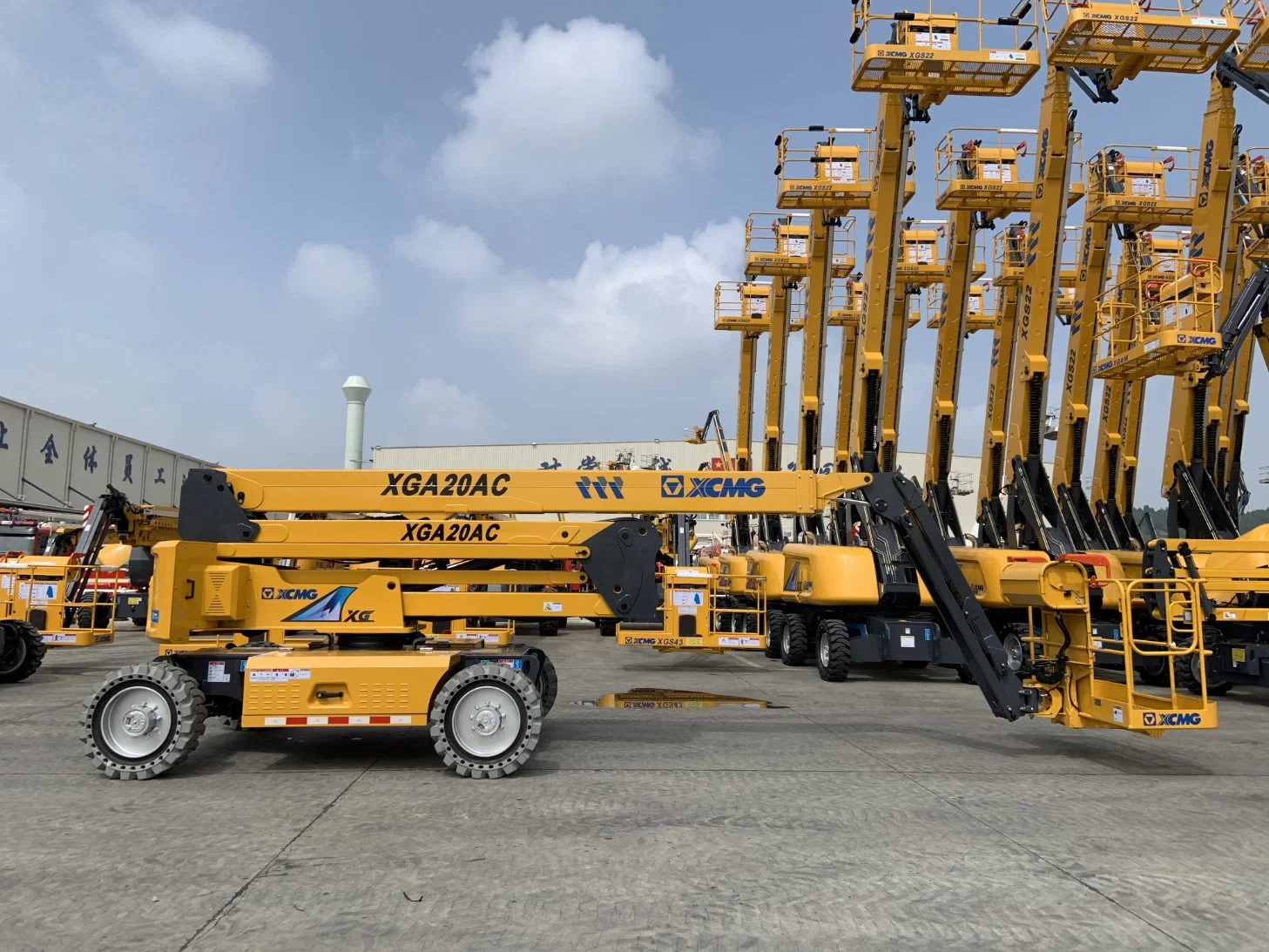 XCMG Official 20m Articulated Boom Lift Xga20AC China New Electric Self-Propelled Mobile Elevating Work Platform Price