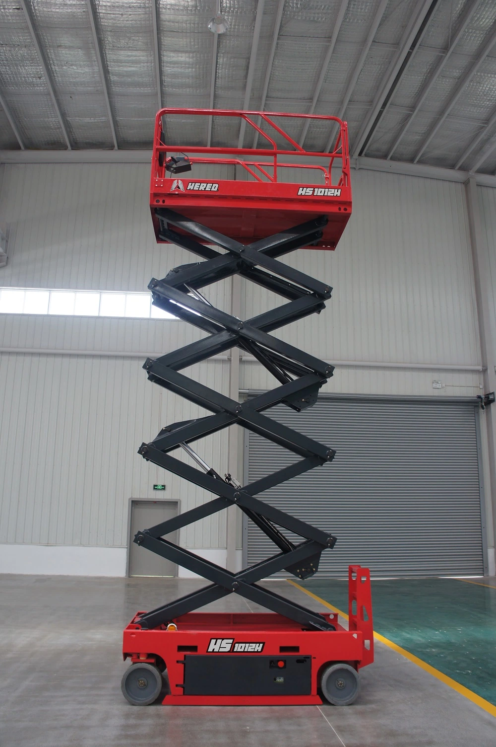 Self Propelled Scissor Lift for High-Altitude Operations 220V