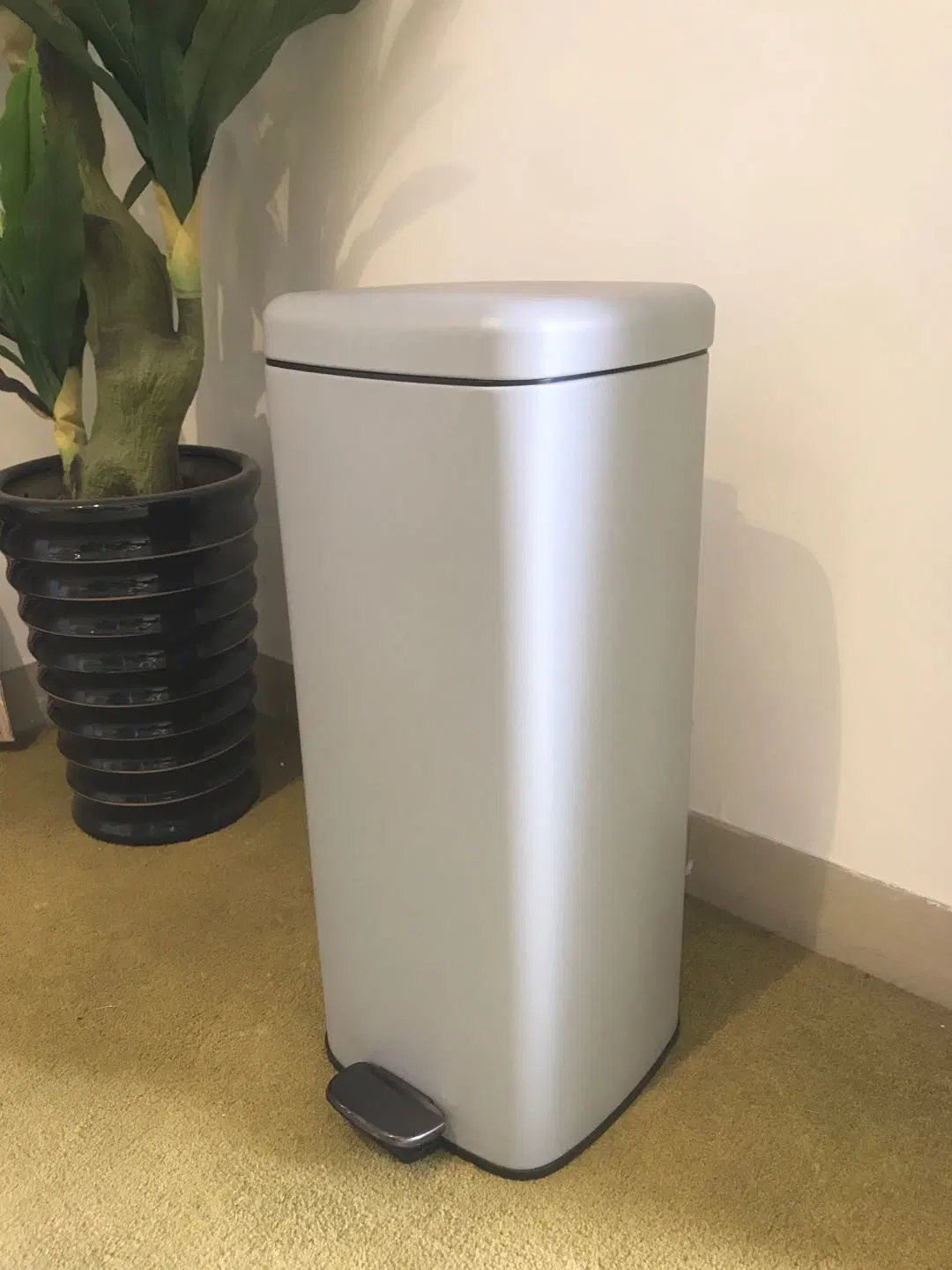 Metal Color Dustbin Waste Bin Trash Can