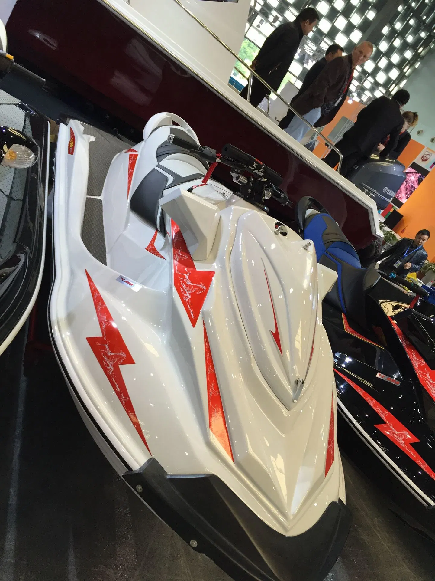 Brand New 1300cc Motorboats for Sale New Design Seadoos Models Jet Skis Ready for Shipping