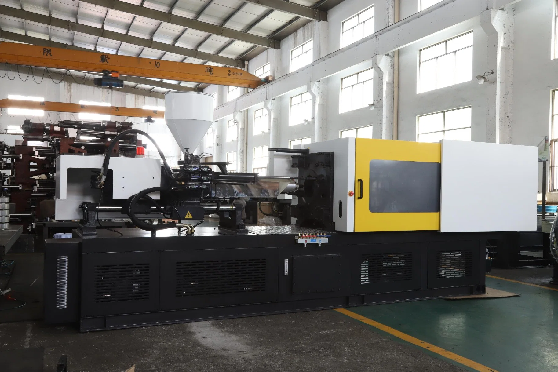 200 Ton Plastic Pet/PP/ABS/PVC/PPR Preform Bottle Cap Pipe Fitting Making Injection Molding Machine