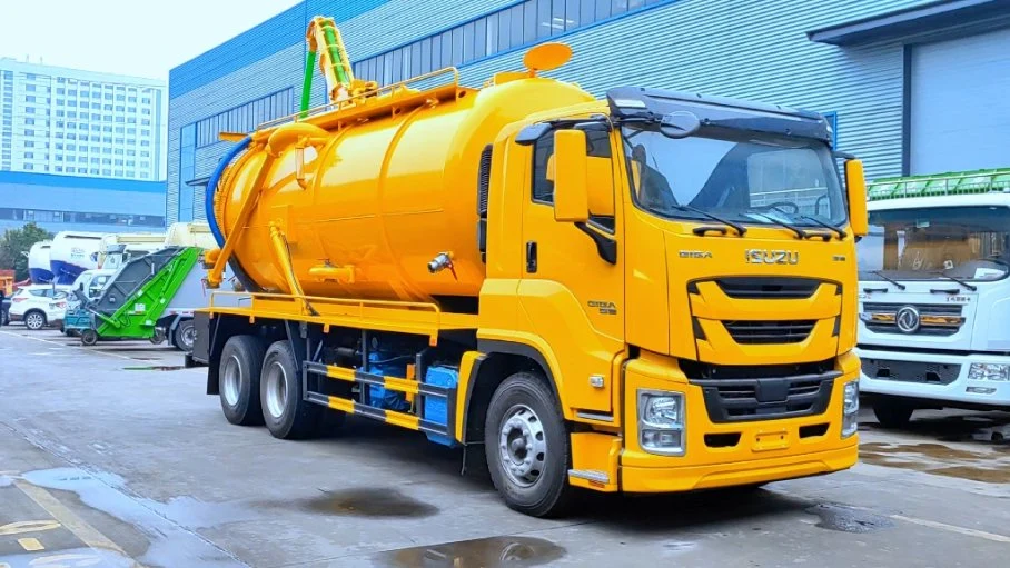 Iisuzu 6X4 Giga Airport Commuter Strong Suction Vehicle Sewage Fecal Suction Truck