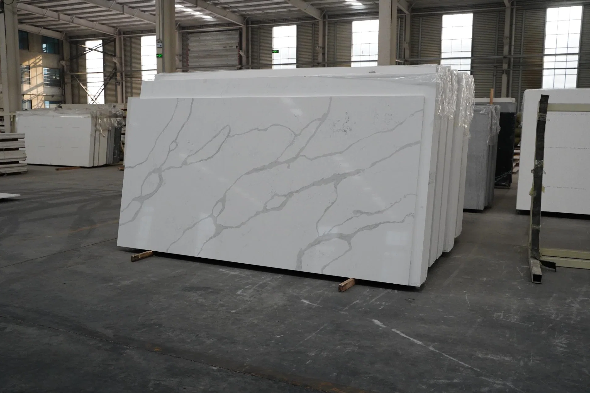 Wholesale/Supplier Prefab Solid Artificial White Quartz for Kitchen, Counter Top, Vanity Tops