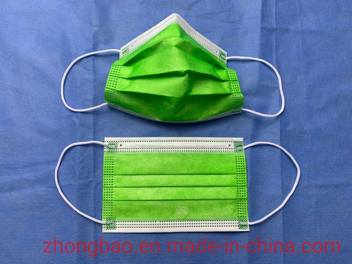 Un masque chirurgical 3 plis masque jetable 50pcs Blue Medical Contour masque non tissé